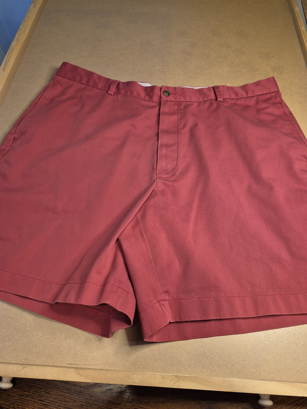 Men's Flat-Front Cotton Shorts in Red 4669/4